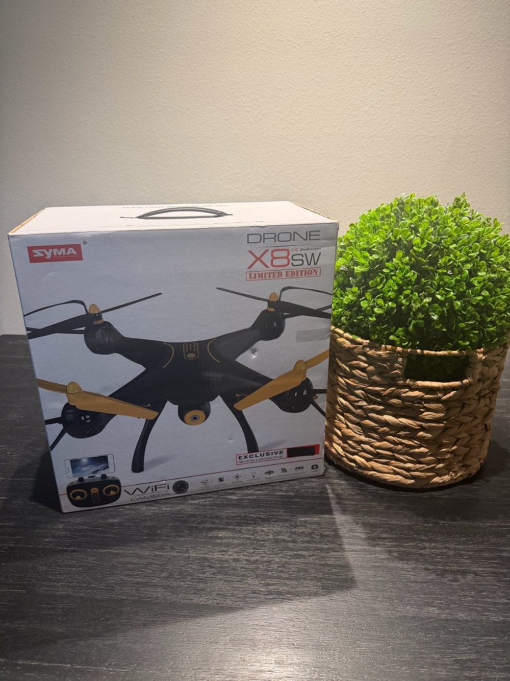 🇺🇸🎉Syma X8SW Drone - Black with Gold Propellers